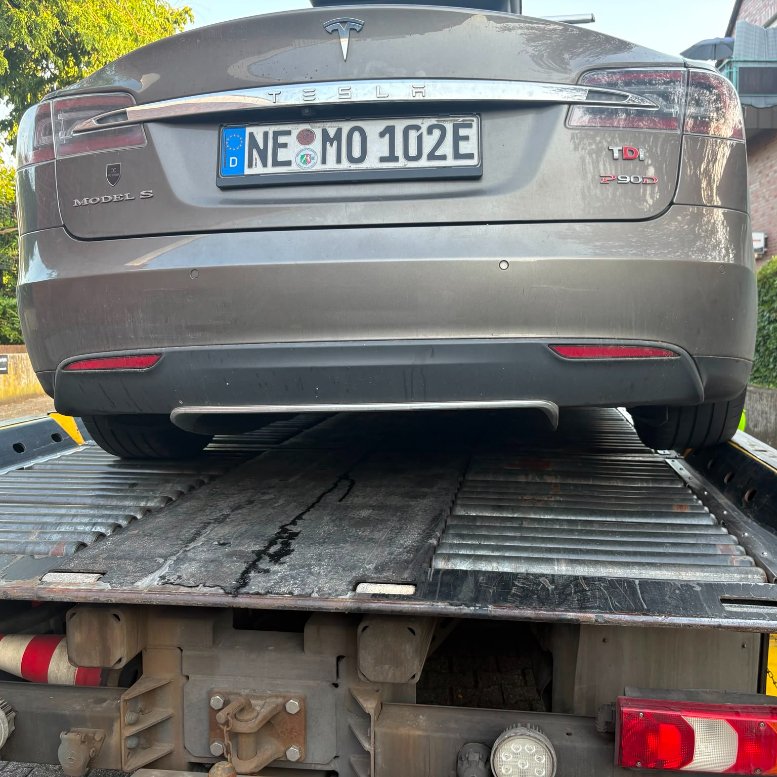 Tesla Model S mit Akkuschaden verkaufen