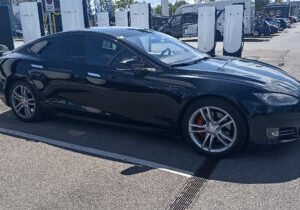 Tesla Model S mit Unfallschaden verkaufen